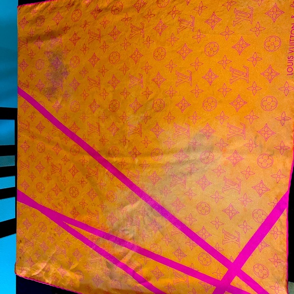 Authentic Louis Vuitton + Robert Wilson Orange Pink Silk Scarf - Picture 8 of 10